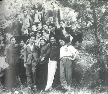 [석탑갤러리] 1949 제1회 문과대학 졸업기념 단체사진 이미지